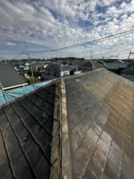 さいたま市にて屋根修理〈雨漏りが原因でスーパーガルテクトへカバー工法〉の施工前写真